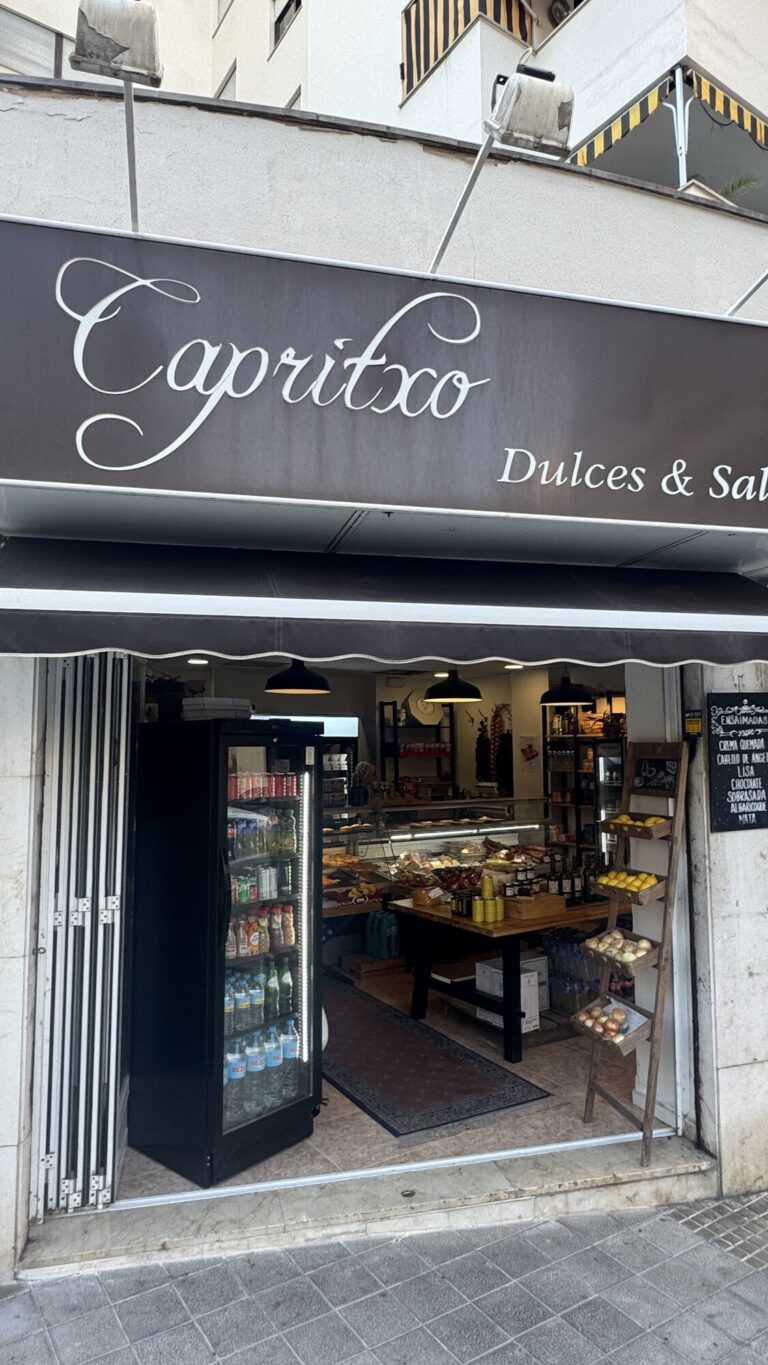 The storefront of Cafeteria Capritxo in Son Armadams, Palma